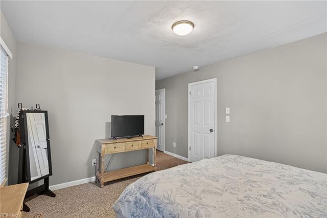 514 Mulligan DR, Virginia Beach, VA 23462