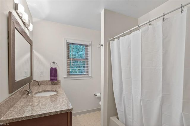 514 Mulligan DR, Virginia Beach, VA 23462