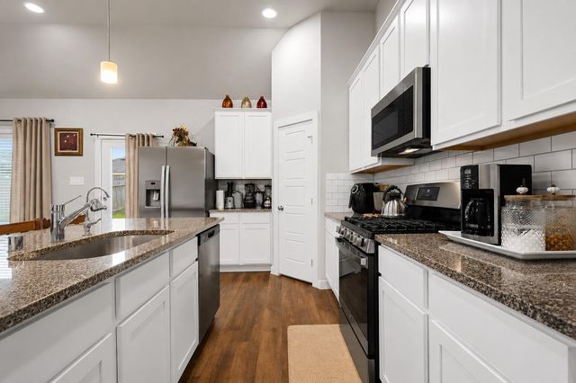 437 Ridge Palm Road, Magnolia, TX 77354