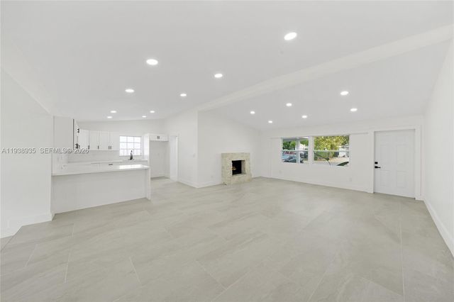 2649 Key Largo Ln, Fort Lauderdale, FL 33312