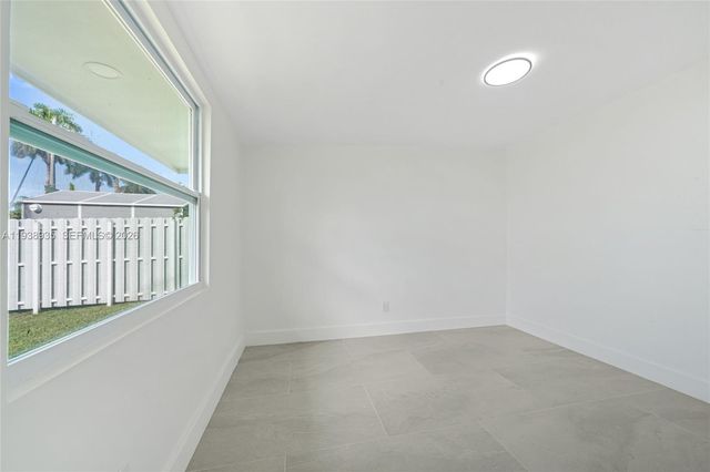 2649 Key Largo Ln, Fort Lauderdale, FL 33312