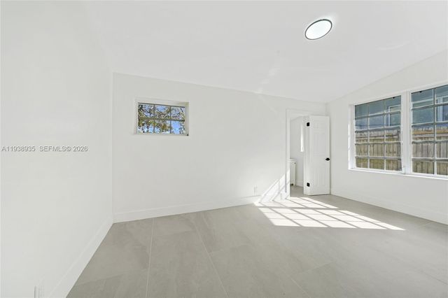 2649 Key Largo Ln, Fort Lauderdale, FL 33312