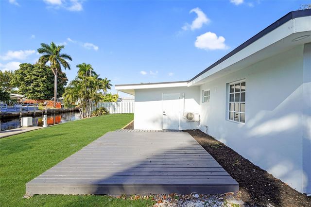 2649 Key Largo Ln, Fort Lauderdale, FL 33312