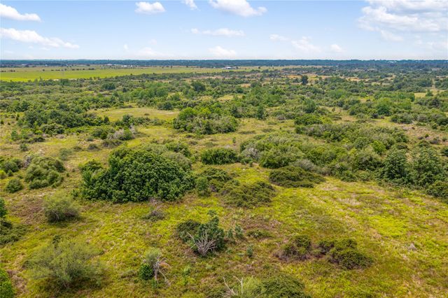 1055 Lisa Mae Road, Bellville, TX 77418
