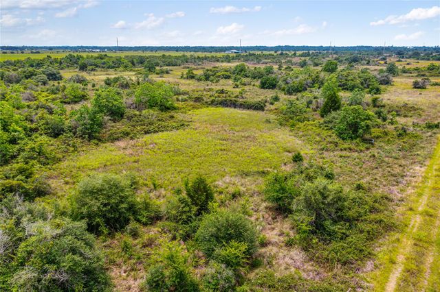 1055 Lisa Mae Road, Bellville, TX 77418