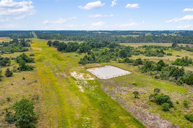 1055 Lisa Mae Road, Bellville, TX 77418