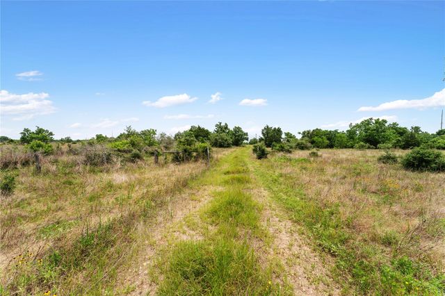 1055 Lisa Mae Road, Bellville, TX 77418