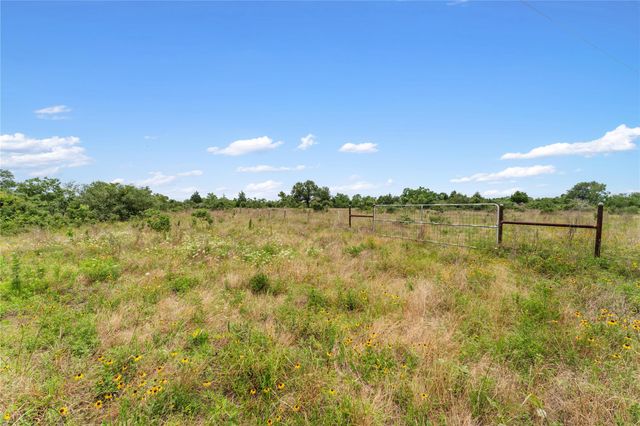 1055 Lisa Mae Road, Bellville, TX 77418