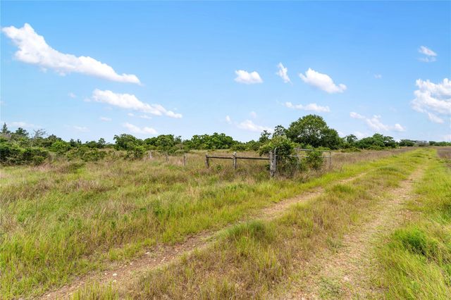 1055 Lisa Mae Road, Bellville, TX 77418