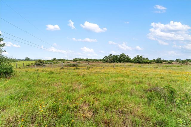 1055 Lisa Mae Road, Bellville, TX 77418