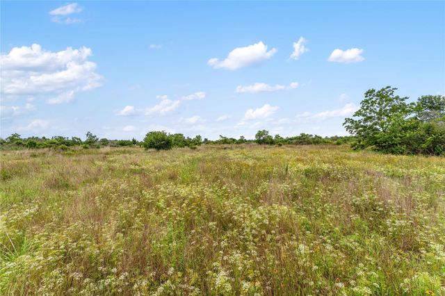 1055 Lisa Mae Road, Bellville, TX 77418