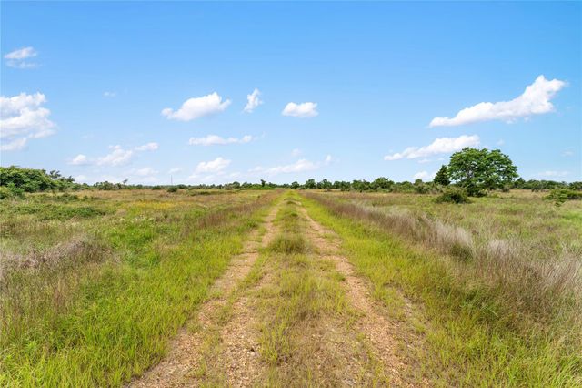 1055 Lisa Mae Road, Bellville, TX 77418