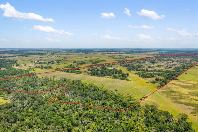 1055 Lisa Mae Road, Bellville, TX 77418