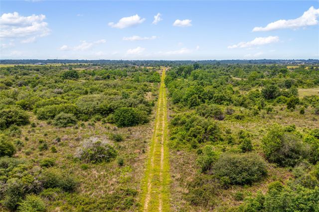 1055 Lisa Mae Road, Bellville, TX 77418