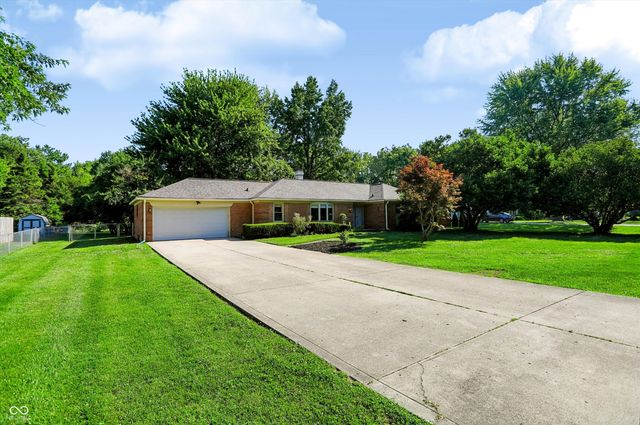 560 Golf Lane, Indianapolis, IN 46260