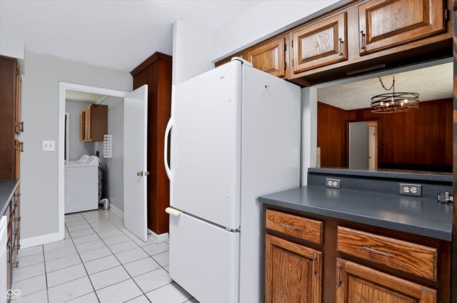 560 Golf Lane, Indianapolis, IN 46260