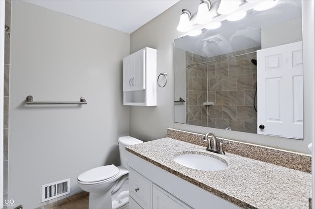 560 Golf Lane, Indianapolis, IN 46260