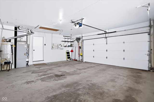 560 Golf Lane, Indianapolis, IN 46260