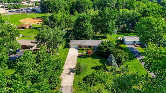560 Golf Lane, Indianapolis, IN 46260
