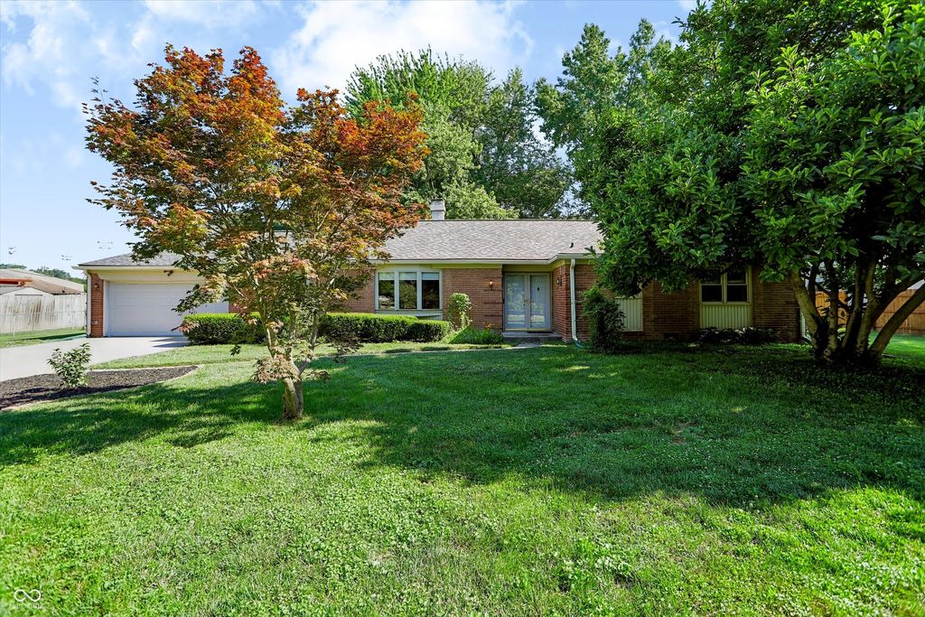 560 Golf Lane, Indianapolis, IN 46260