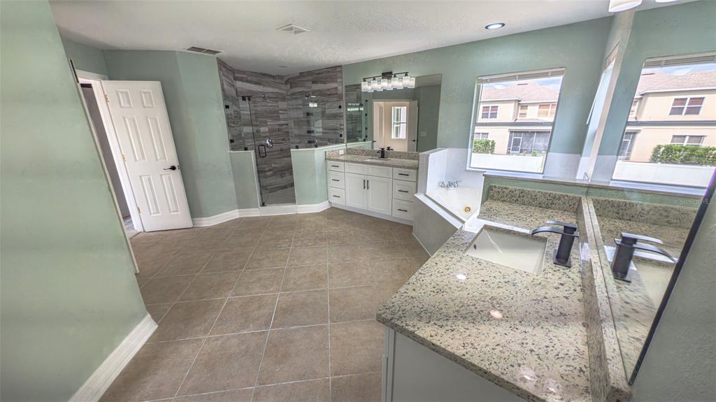 Image 13 of property listing at 2835 MIGLIARA LANE, Ocoee, FL 34761