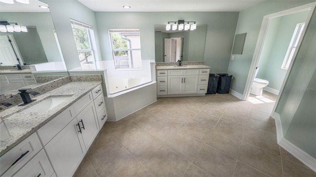 Image 15 of property listing at 2835 MIGLIARA LANE, Ocoee, FL 34761