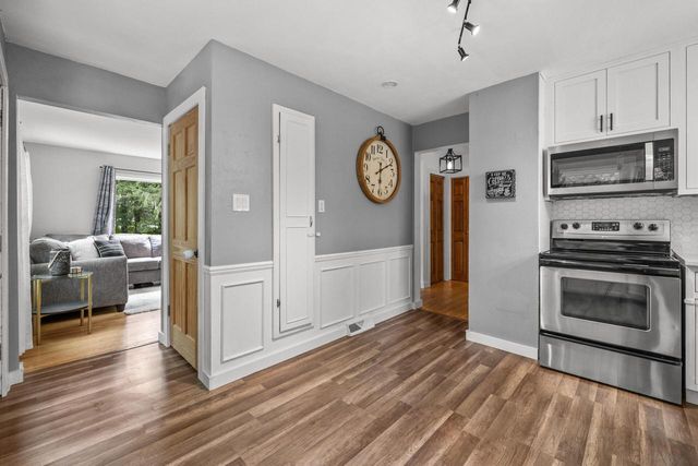 450 W Bradley ROAD, Fox Point, WI 53217
