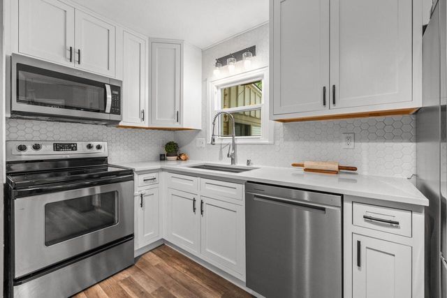 450 W Bradley ROAD, Fox Point, WI 53217