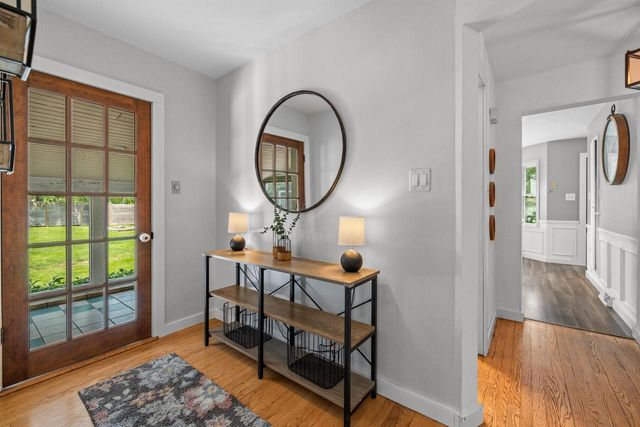 450 W Bradley ROAD, Fox Point, WI 53217