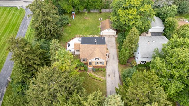 450 W Bradley ROAD, Fox Point, WI 53217