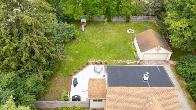 450 W Bradley ROAD, Fox Point, WI 53217