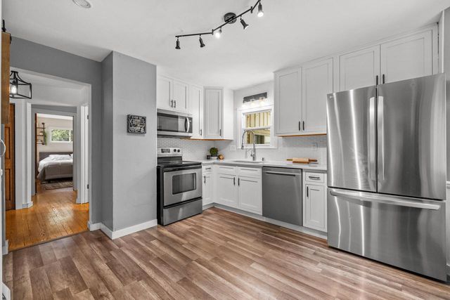 450 W Bradley ROAD, Fox Point, WI 53217