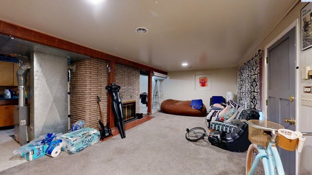 1645 NE Lower Drive, Pullman, WA 99163