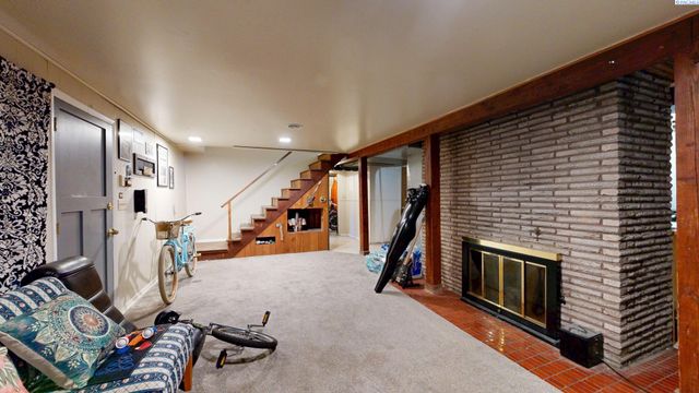 1645 NE Lower Drive, Pullman, WA 99163