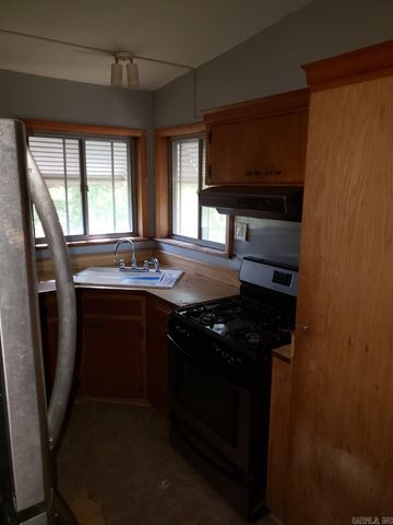 416 W 52nd St, North Little Rock, AR 72118