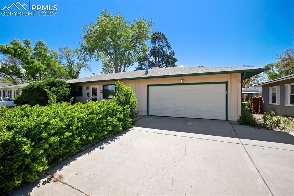 70 Caledonia Road, Pueblo, CO 81001