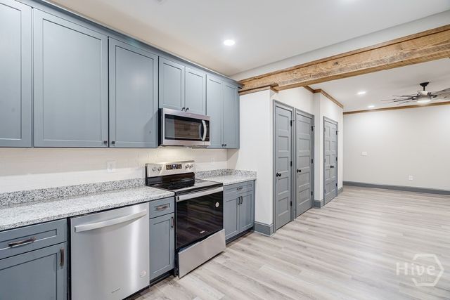 34 Depot St 24, Hartwell, GA 30643