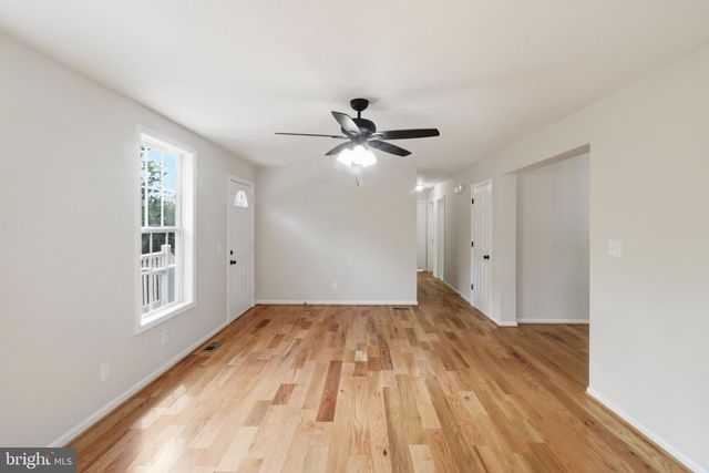364 LAKEVIEW CIR, Louisa, VA 23093