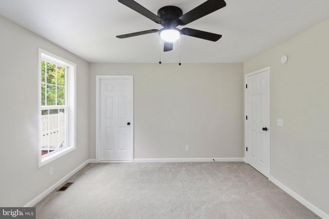 364 LAKEVIEW CIR, Louisa, VA 23093