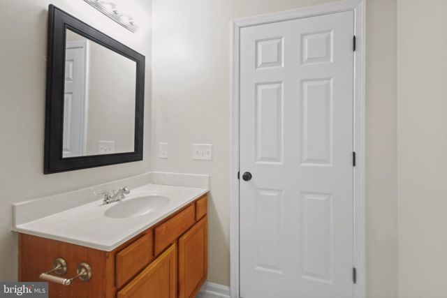 364 LAKEVIEW CIR, Louisa, VA 23093