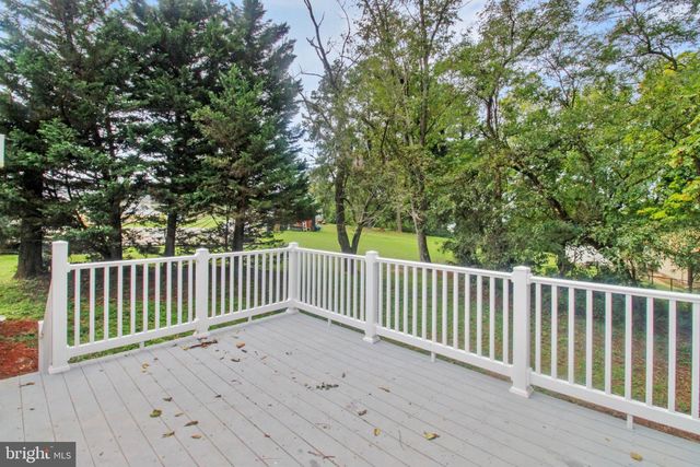 364 LAKEVIEW CIR, Louisa, VA 23093