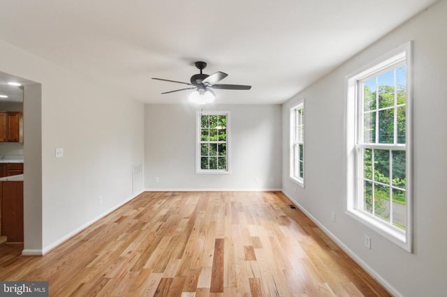 364 LAKEVIEW CIR, Louisa, VA 23093