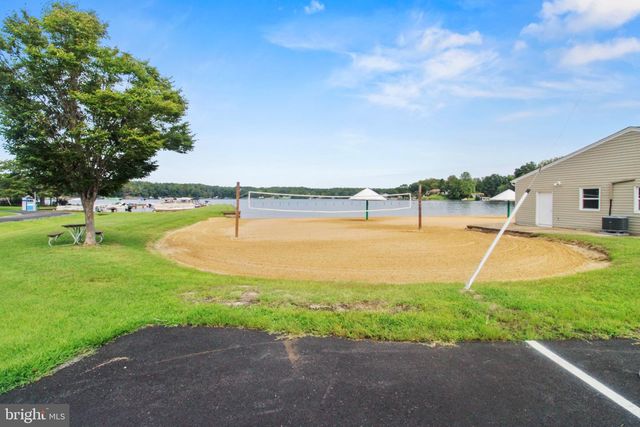 364 LAKEVIEW CIR, Louisa, VA 23093