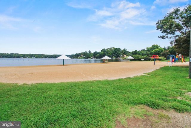364 LAKEVIEW CIR, Louisa, VA 23093