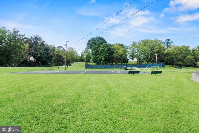 364 LAKEVIEW CIR, Louisa, VA 23093
