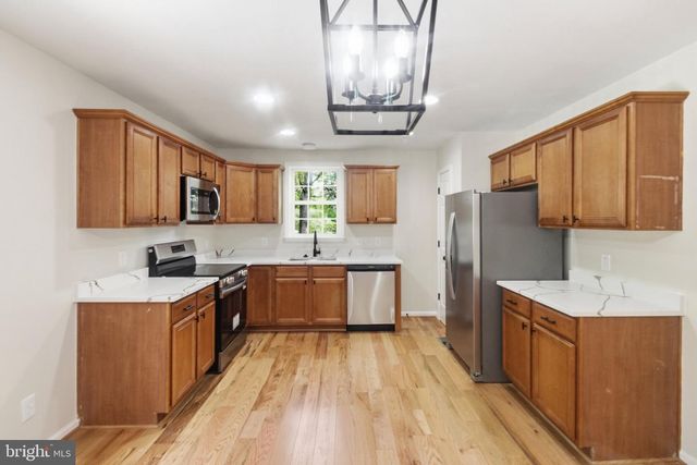 364 LAKEVIEW CIR, Louisa, VA 23093