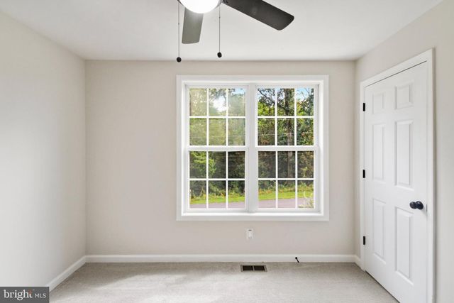 364 LAKEVIEW CIR, Louisa, VA 23093
