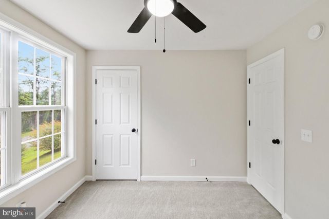 364 LAKEVIEW CIR, Louisa, VA 23093