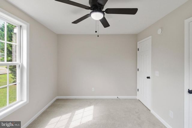 364 LAKEVIEW CIR, Louisa, VA 23093