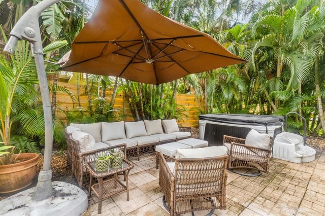 760 LONGBOAT COURT, Longboat Key, FL 34228